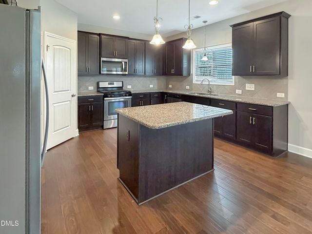 14 National Drive, Clayton, NC 27527