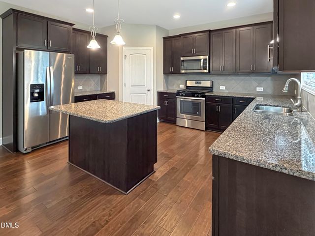 14 National Drive, Clayton, NC 27527