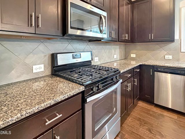 14 National Drive, Clayton, NC 27527