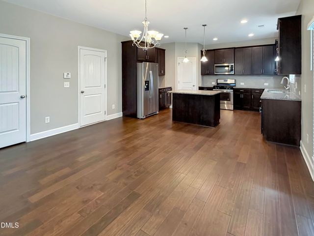 14 National Drive, Clayton, NC 27527