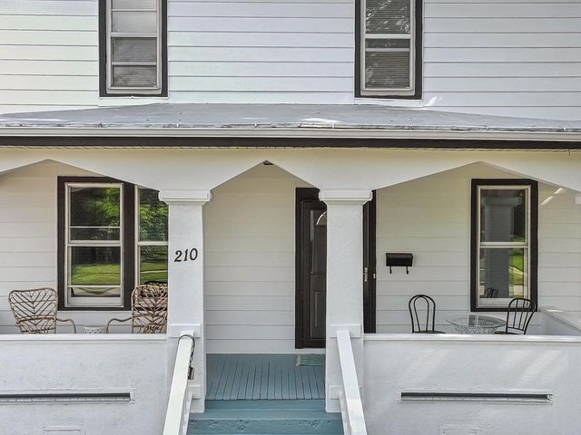 210 E Walworth STREET, Elkhorn, WI 53121