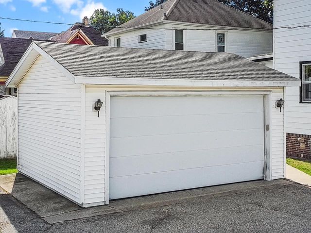 210 E Walworth STREET, Elkhorn, WI 53121