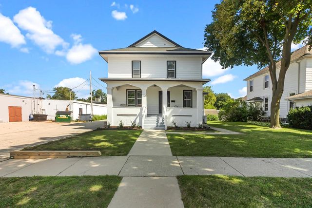 210 E Walworth STREET, Elkhorn, WI 53121