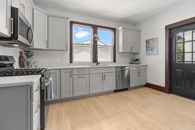 210 E Walworth STREET, Elkhorn, WI 53121