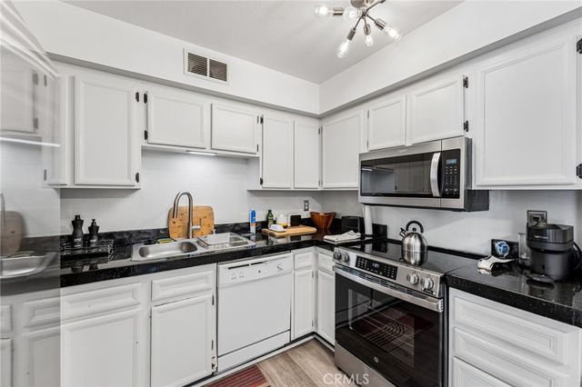 1462 Sunflower Circle N, Palm Springs, CA 92262
