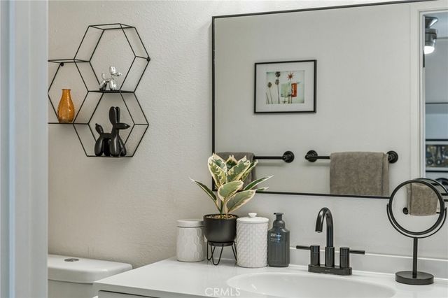 1462 Sunflower Circle N, Palm Springs, CA 92262
