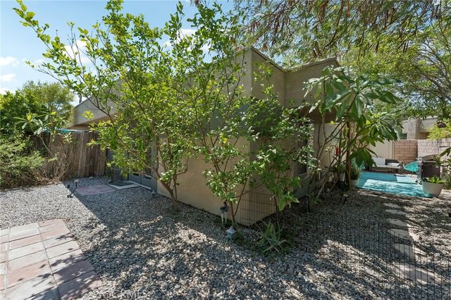 1462 Sunflower Circle N, Palm Springs, CA 92262