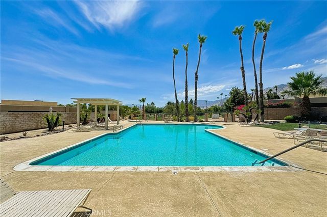 1462 Sunflower Circle N, Palm Springs, CA 92262