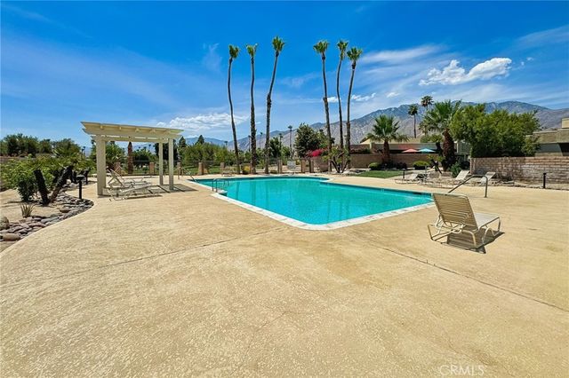1462 Sunflower Circle N, Palm Springs, CA 92262