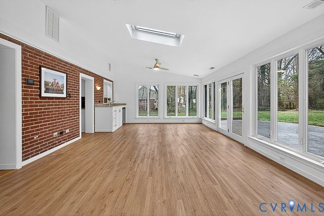 100 Hickory Dr, Manakin Sabot, VA 23103