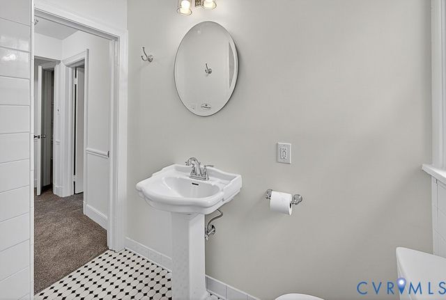 100 Hickory Dr, Manakin Sabot, VA 23103