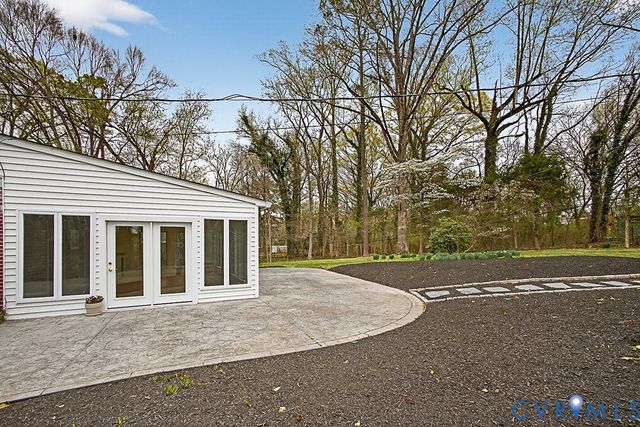 100 Hickory Dr, Manakin Sabot, VA 23103