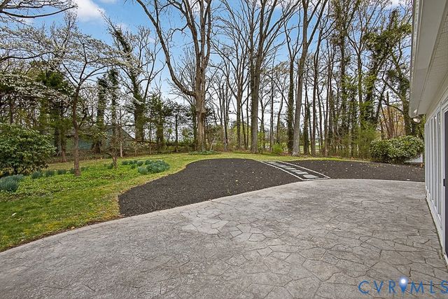 100 Hickory Dr, Manakin Sabot, VA 23103