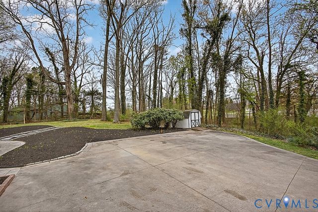 100 Hickory Dr, Manakin Sabot, VA 23103