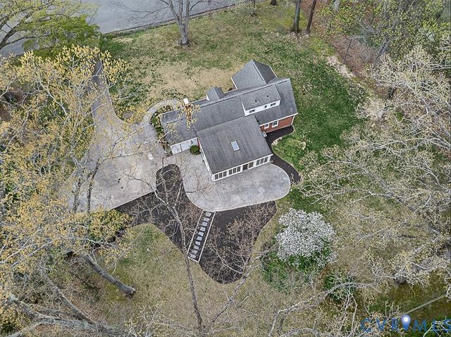 100 Hickory Dr, Manakin Sabot, VA 23103