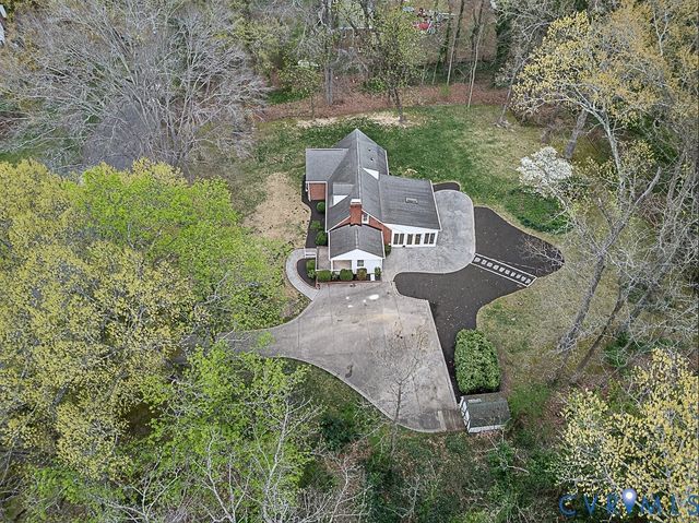 100 Hickory Dr, Manakin Sabot, VA 23103