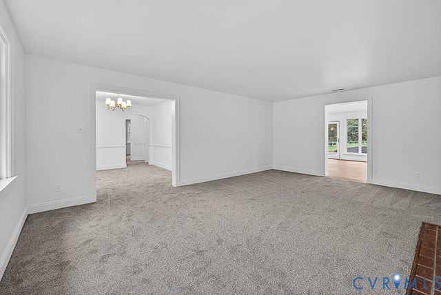 100 Hickory Dr, Manakin Sabot, VA 23103