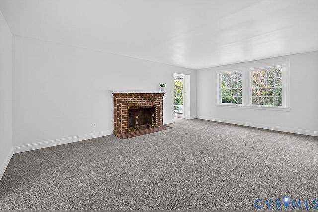 100 Hickory Dr, Manakin Sabot, VA 23103