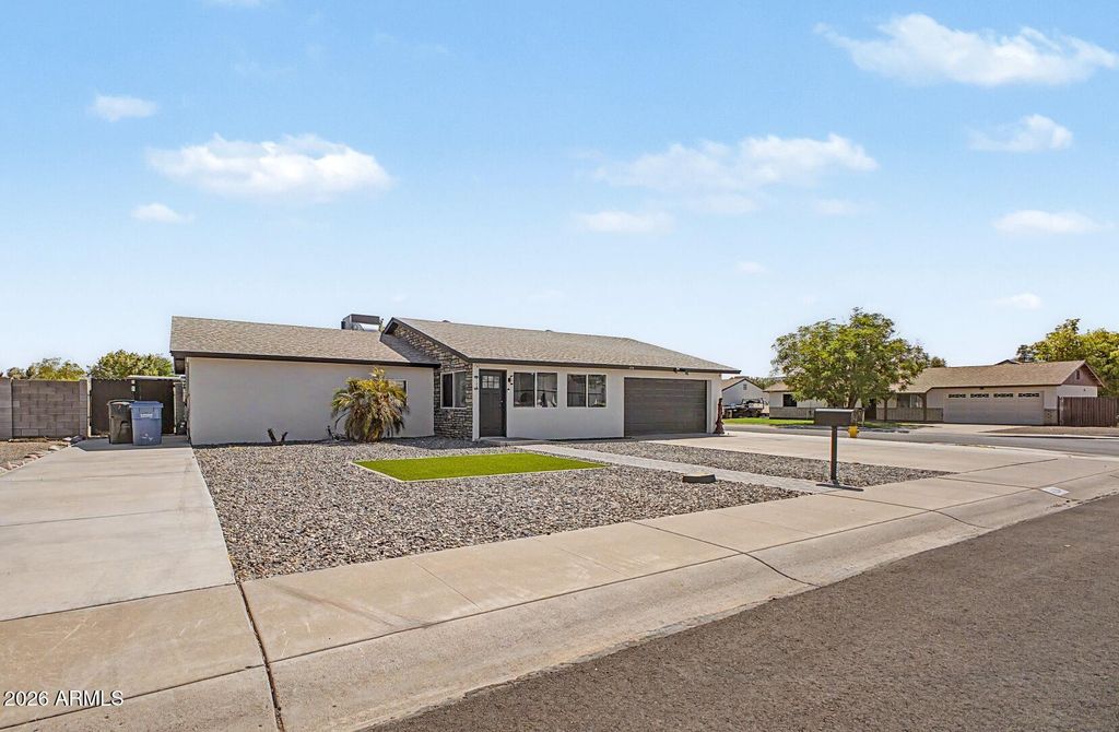 4139 W DESERT HILLS Drive, Phoenix, AZ 85029 — photo 2