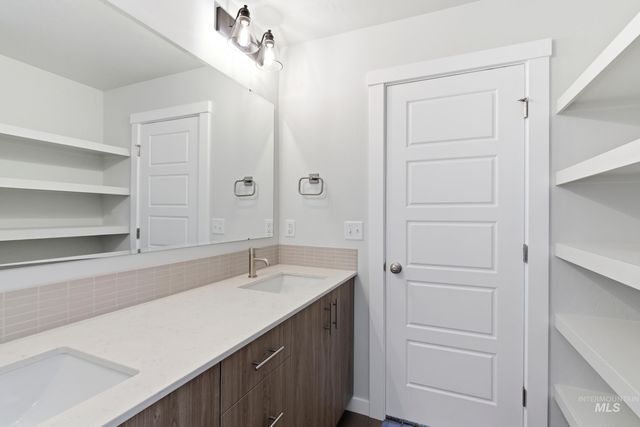 2063 S Summerson Way, Meridian, ID 83642
