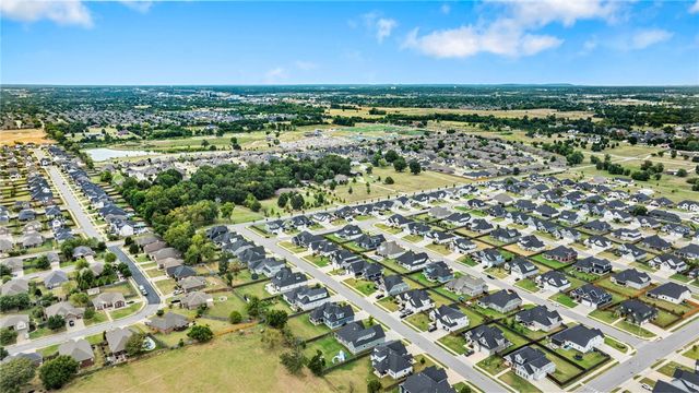 6416 S 62nd Street, Rogers, AR 72758