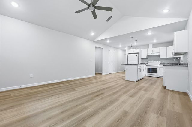925 NE 19TH STREET, Gainesville, FL 32641