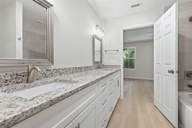925 NE 19TH STREET, Gainesville, FL 32641
