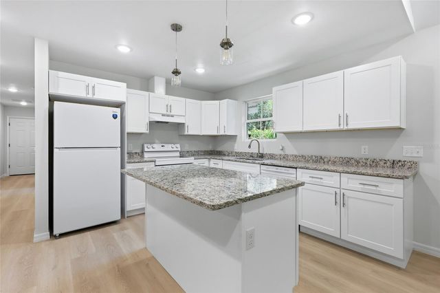 925 NE 19TH STREET, Gainesville, FL 32641