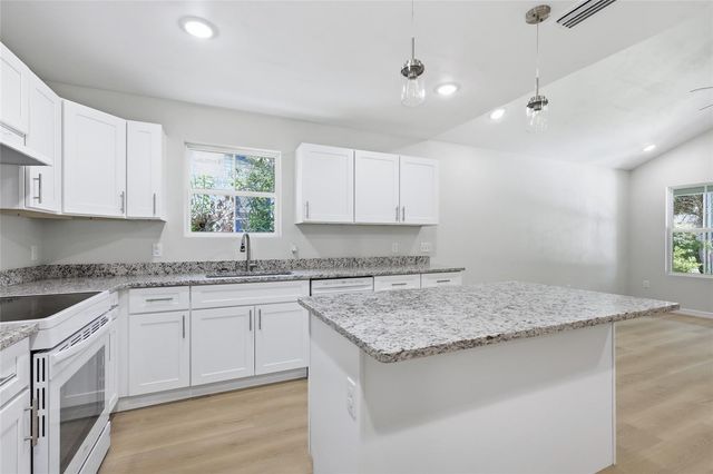 925 NE 19TH STREET, Gainesville, FL 32641