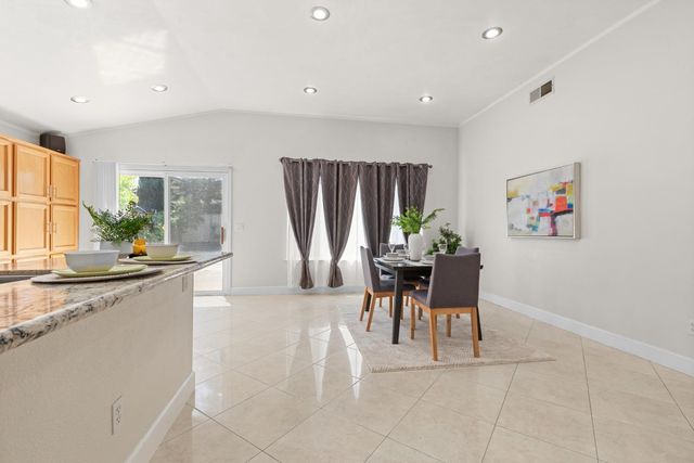6616 Eskridge Way, Elk Grove, CA 95758