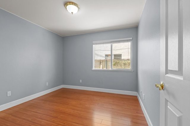 6616 Eskridge Way, Elk Grove, CA 95758