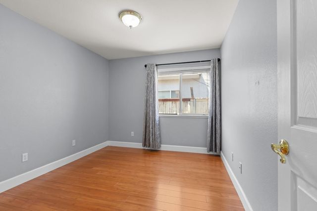 6616 Eskridge Way, Elk Grove, CA 95758