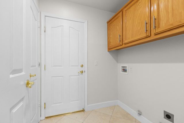 6616 Eskridge Way, Elk Grove, CA 95758