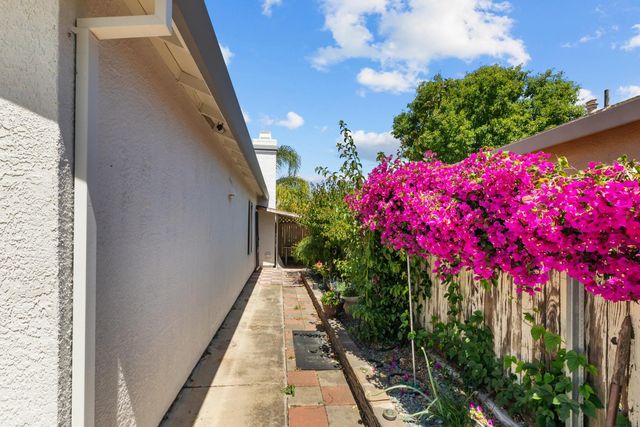 6616 Eskridge Way, Elk Grove, CA 95758