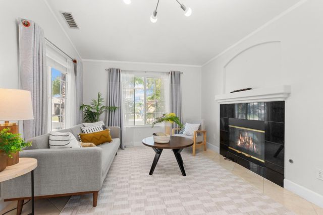 6616 Eskridge Way, Elk Grove, CA 95758