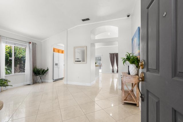 6616 Eskridge Way, Elk Grove, CA 95758