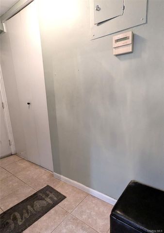 61-35 98 Street 5B, Rego Park, NY 11374
