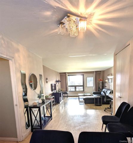 61-35 98 Street 5B, Rego Park, NY 11374