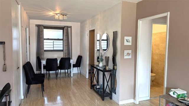 61-35 98 Street 5B, Rego Park, NY 11374