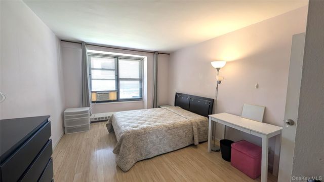 61-35 98 Street 5B, Rego Park, NY 11374
