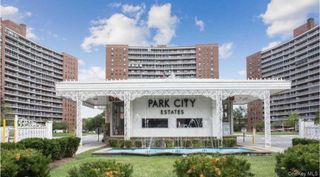 61-35 98 Street 5B, Rego Park, NY 11374