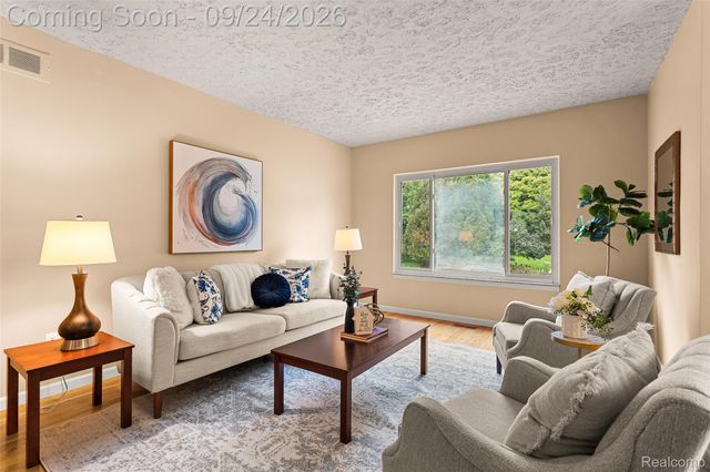 5055 Tyler Drive, Troy, MI 48085