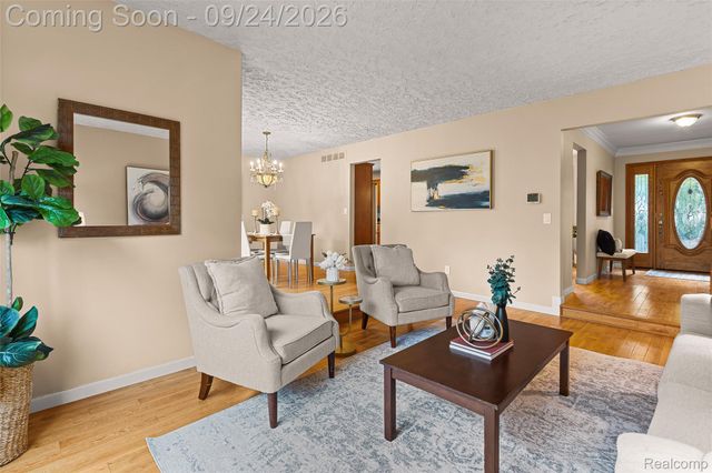 5055 Tyler Drive, Troy, MI 48085