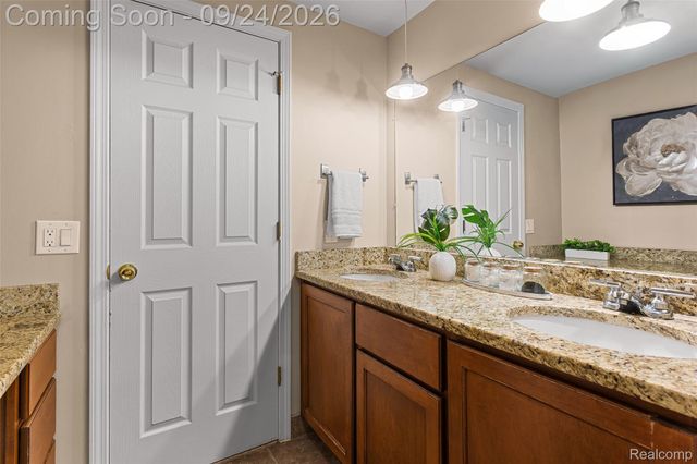 5055 Tyler Drive, Troy, MI 48085