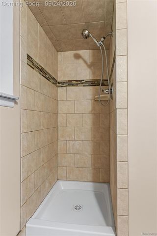 5055 Tyler Drive, Troy, MI 48085