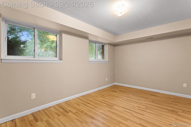 5055 Tyler Drive, Troy, MI 48085