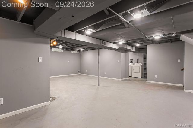 5055 Tyler Drive, Troy, MI 48085
