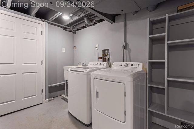 5055 Tyler Drive, Troy, MI 48085