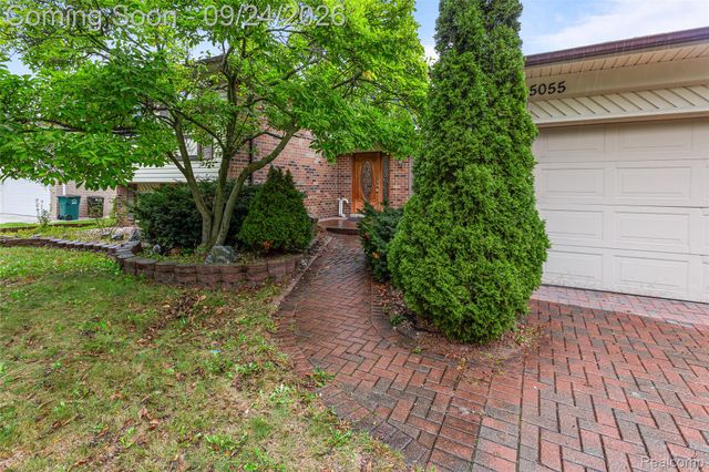 5055 Tyler Drive, Troy, MI 48085