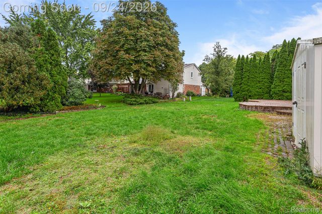 5055 Tyler Drive, Troy, MI 48085